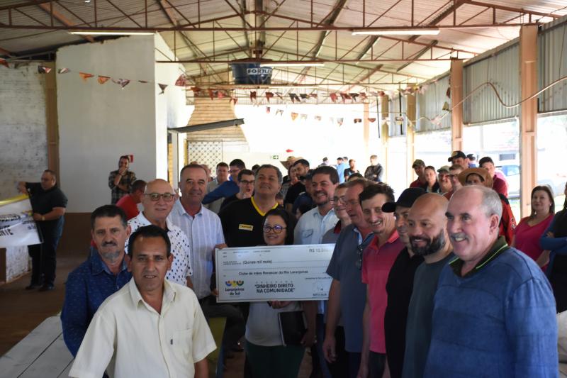 Vereadores participam de entrega de mais de R$ 100 mil do programa Dinheiro na Comunidade